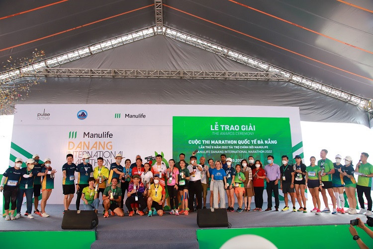 Manulife Da Nang International Marathon lan tỏa thông điệp sống khỏe và hy vọng