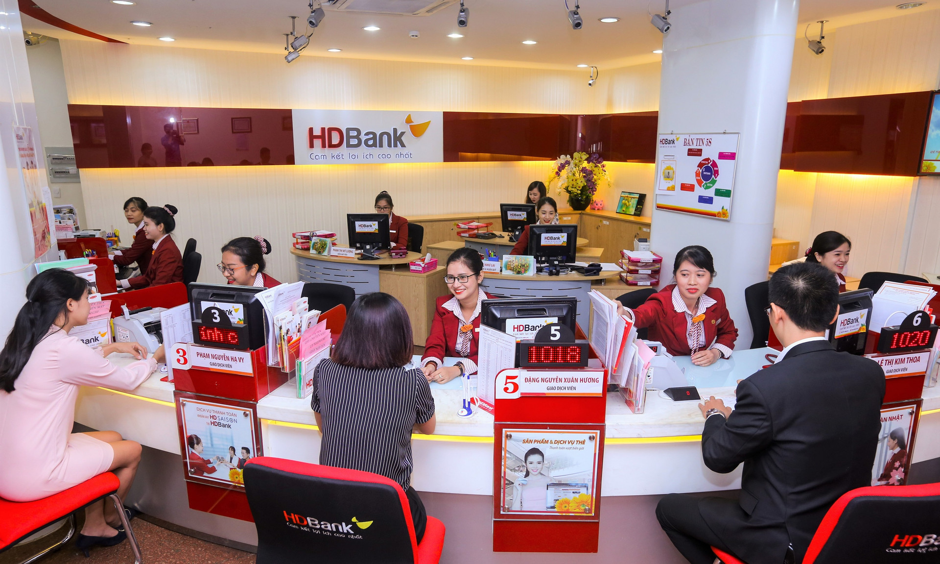 Tổng giám đốc HDBank hoàn tất mua vào 1 triệu cổ phiếu HDB