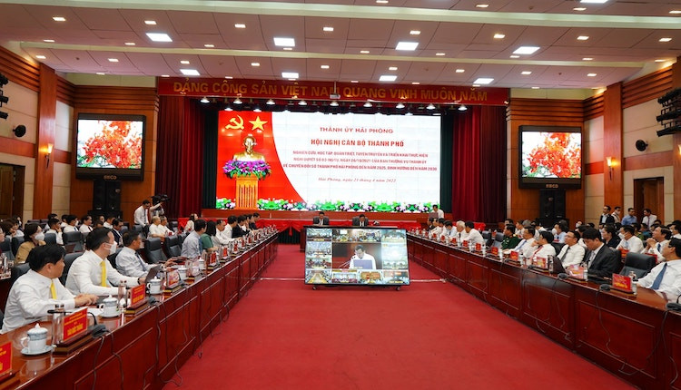 Hội nghị có sự tham gia của ông Nguyễn Mạnh Hùng - Bộ trưởng Bộ Thông tin và Truyền thông; Ông Trần Lưu Quang - Bí thư Thành uỷ thành phố Hải Phòng.