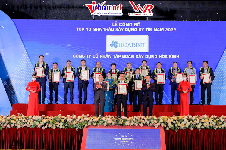 Hòa Bình tiếp tục được vinh danh Top 1 Nhà thầu Xây dựng tại Việt Nam