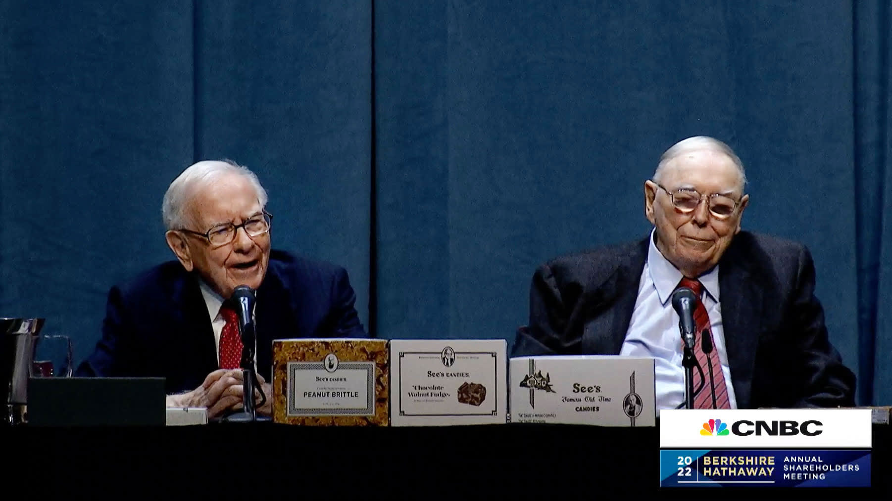 Warren Buffett: Chứng khoán Mỹ đang giống như... sòng bạc