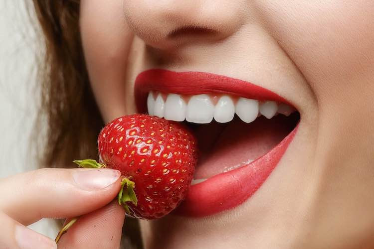 4 loại thực phẩm giúp làm trắng răng hiệu quả