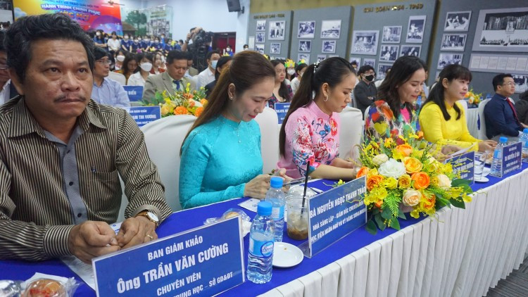 Nữ sinh lớp 11 Nguyễn Ngọc Kỳ Duyên đoạt giải Nhất Hội thi “Hành trình chinh phục ước mơ