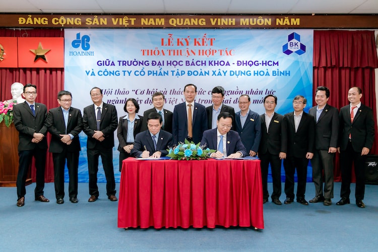 Hoa Binh Blue Compass: Học bổng dành cho sinh viên tài năng ngành xây dựng