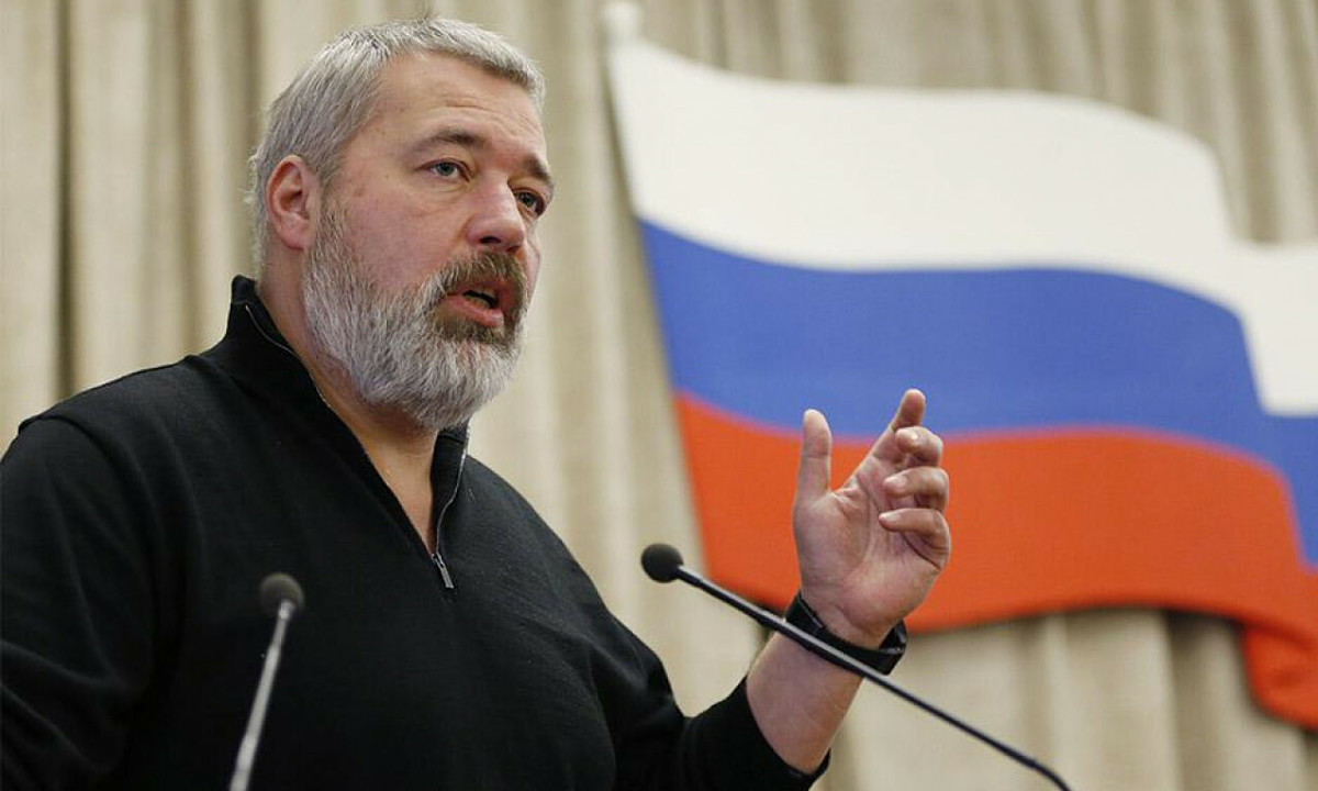 Một nhà báo Nga bán huy chương Nobel Hòa bình để hỗ trợ Ukraine