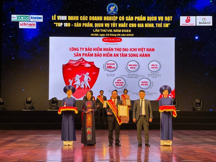 Dai-ichi Life Việt Nam nhận giải “Top 100 - Sản phẩm, dịch vụ tốt nhất cho gia đình, trẻ em” năm thứ hai