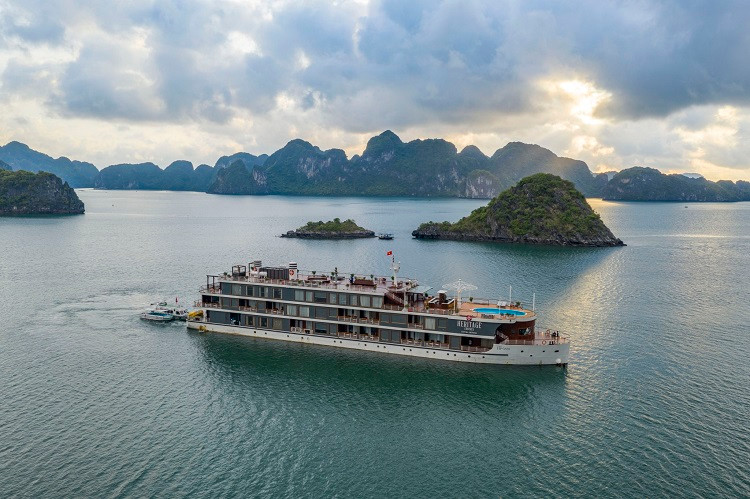 Heritage Bình Chuẩn nhận giải du thuyền tốt nhất Việt Nam