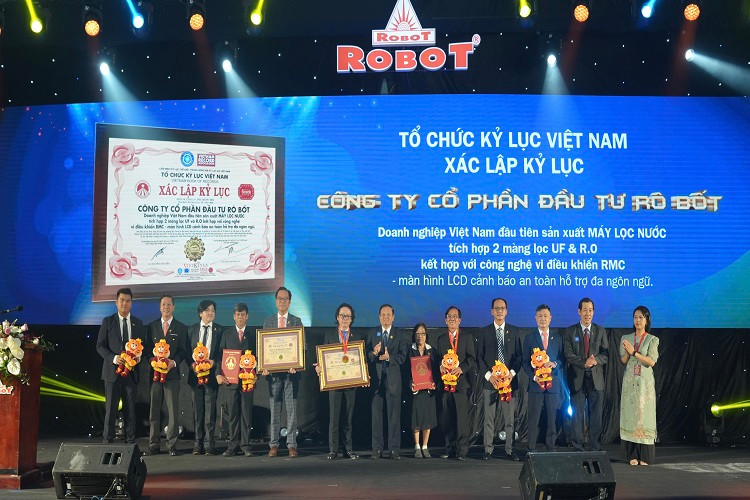 Công ty Robot nhận 2 kỷ lục Việt Nam