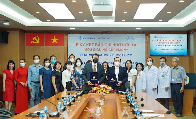 Roche Pharma Việt Nam và Bệnh viện Đại học Y Dược TP.HCM hợp tác điều trị ung thư