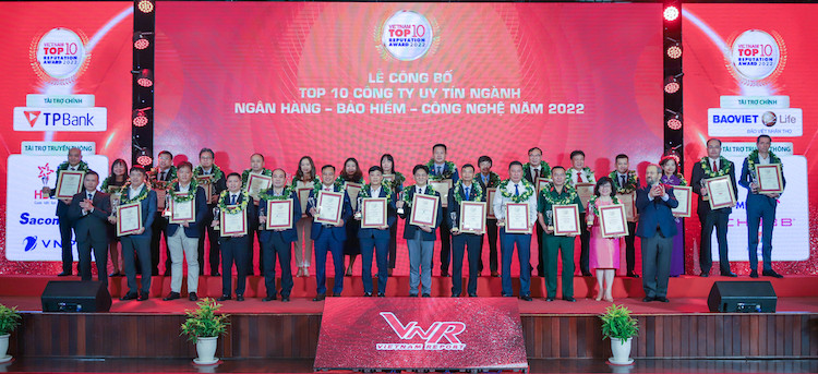 Hanwha Life Việt Nam vào “Top 10 công ty bảo hiểm uy tín năm 2022”
