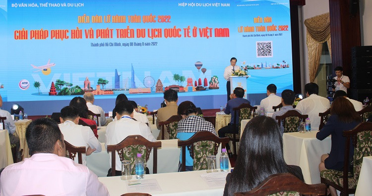Buổi tọa đàm nằm trong khuôn khổ chương trình Liên kết sức mạnh du lịch Việt Nam năm 2022 là sự kiện quan trọng của ngành du lịch diễn ra trong 2 ngày 8 – 9/8 tại TP.HCM do Hiệp hội Du lịch Việt Nam, Hiệp hội du lịch TP.HCM phối hợp với Tổng cục Du lịch, Bộ VHTTDL thực hiện