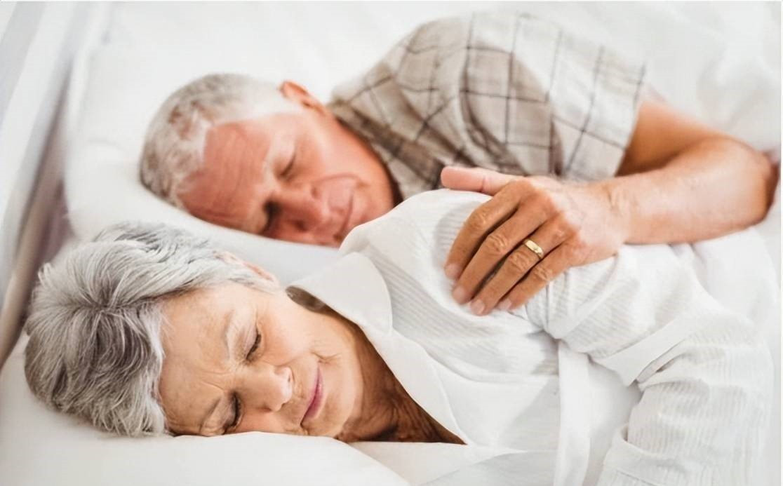 Thói quen ngủ trưa không tốt cho người trên 60 tuổi