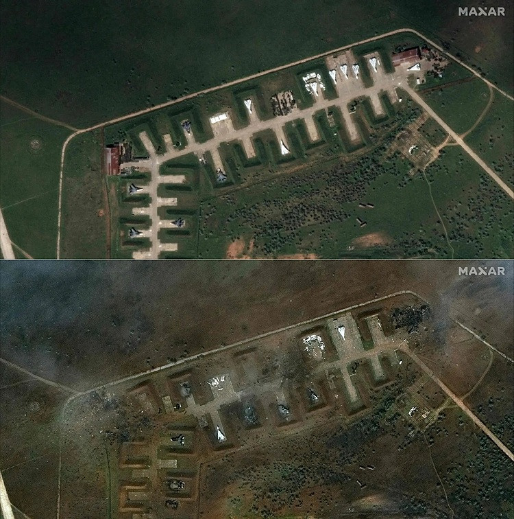 Ảnh vệ tinh sân bay quân sự Saky ở miền nam Crimea hôm 16/5 (trên) và hôm 10/8, sau vụ tấn công. Ảnh: Maxar.