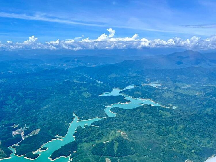 Phong cảnh được Mack chụp từ máy bay khi thực hiện hành trình bay từ Thái Lan sang Việt Nam ngày 19/7. Ảnh: MackSolo.