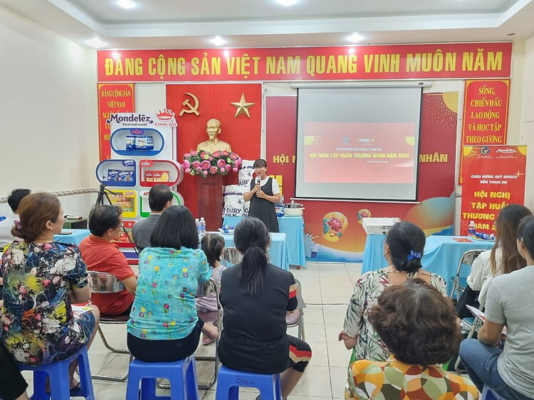 Bà Trần Như Quỳnh - Phó Trưởng phòng Quản lý Thương mại, Sở Công thương, phát biểu tại buổi tập huấn