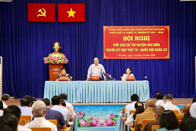 Chủ tịch nước Nguyễn Xuân Phúc phát biểu tại buổi tiếp xúc cử tri - Ảnh: VGP/Anh Thơ