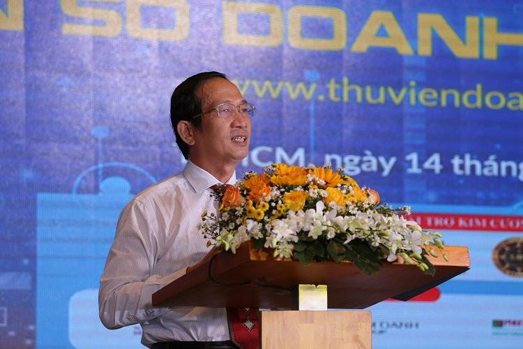 Tổng biên tập Trần Hoàng phát biểu trong lễ ra mắt "Thư viện số Doanh nhân Việt Nam" - Ảnh: Thanh Lâm