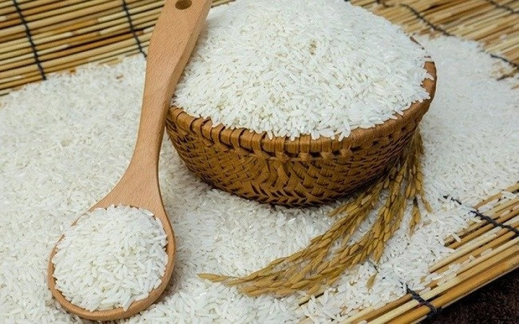 Giá gạo xuất khẩu Việt Nam cao hơn gạo Thái Lan, Ấn Độ