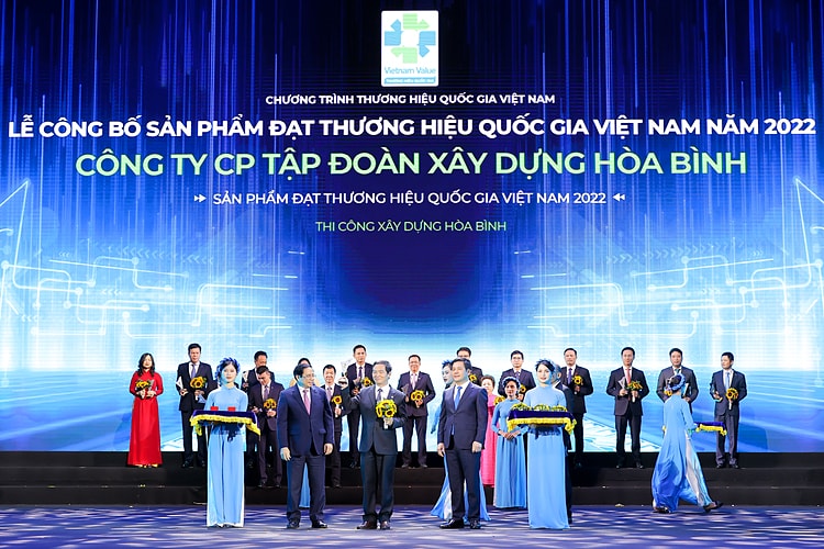 Tập đoàn xây dựng Hòa Bình tiếp tực được vinh Thương hiệu Quốc gia năm 2022