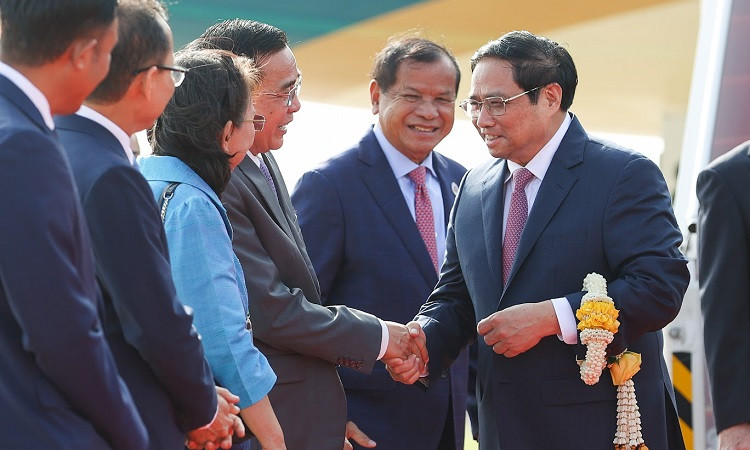 Thủ tướng thăm Campuchia và dự Hội nghị cấp cao ASEAN