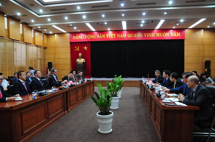 Quang cảnh buổi làm việc giữa Bộ trưởng Nguyễn Hồng Diên và ông Andreas Scheuer.