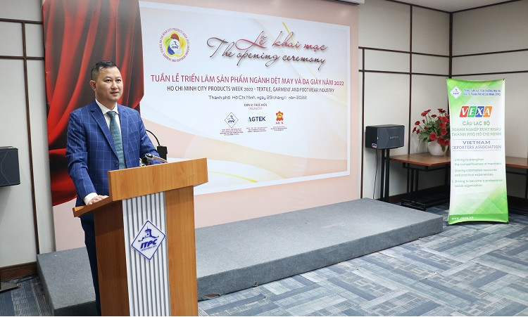 Ông Trần Phú Lữ - Phó Giám đốc IPTC phát biểu tại lễ khai mạc “Tuần lễ triển lãm sản phẩm ngành dệt may và da giày năm 2022”.