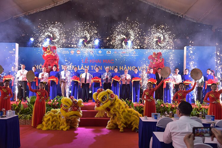 Hội chợ triển lãm "Tôn vinh hàng Việt năm 2022" với chủ đề "Khám phá hàng Việt"