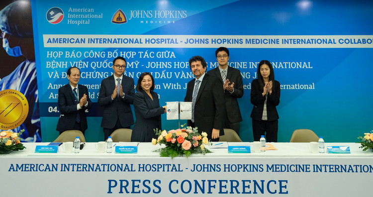 Bệnh viện Quốc tế Mỹ hợp tác lâu dài cùng Johns Hopkins Medicine International