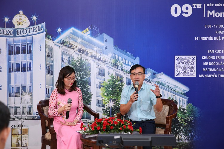Ông Nguyễn Ngọc Thắng - Giám đốc vận hành chuỗi Co.opmart giao lưu, giải đáp thắc mắc cho các doanh nghiệp.