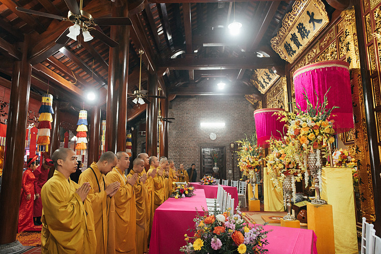 ễ hằng thuận này được tổ chức kết hợp giữa nghi lễ văn hóa Phật giáo với văn hóa dân tộc