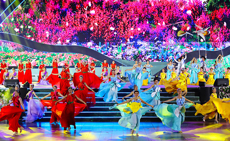 Lễ khai mạc Festival Hoa Đà Lạt 2022 hứa hẹn sẽ là bữa tiệc âm nhạc, ánh sáng rực rỡ. Ảnh: Chính Thành