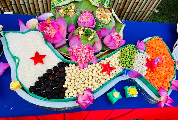 Tác phẩm ẩm thực ba miền của Nghệ nhân Hồ Đắc Thiếu Anh và Nguyễn Hồ Tiếu Anh