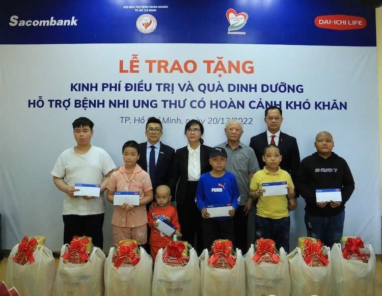 Dai-ichi Life Việt Nam và Sacombank tri ân cộng đồng
