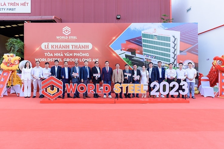 Ban lãnh đạo và cán bộ công nhân viên công ty (đại diện các thành viên trong hệ thống)
