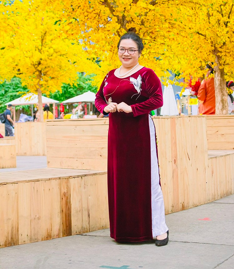 Theo doanh nhân Lâm Thúy Ái - Chủ tịch HĐQT Công ty Mebiph, doanh nhân mặc áo dài không chỉ gìn giữ nếp xưa mà còn quảng bá văn hóa dân tộc tới bạn bè quốc tế