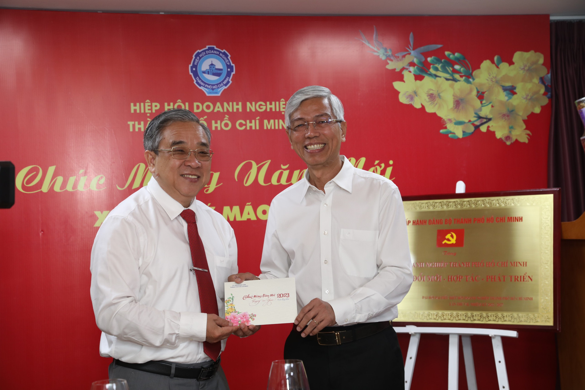 Phó chủ tịch UBND TP.HCM Võ Văn Hoan thăm và chúc Tết HUBA