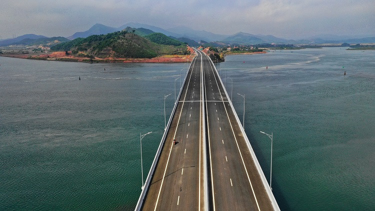 5 giải pháp cho mục tiêu phát triển kết cấu hạ tầng giao thông miền Trung