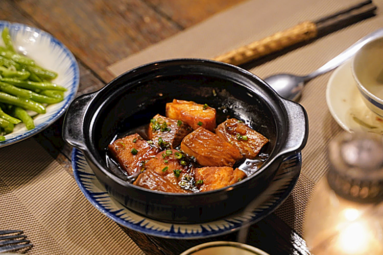 Món cá kho tộ là món ăn ngon và độc đáo của Việt Nam. Ảnh: Tasteatlas.