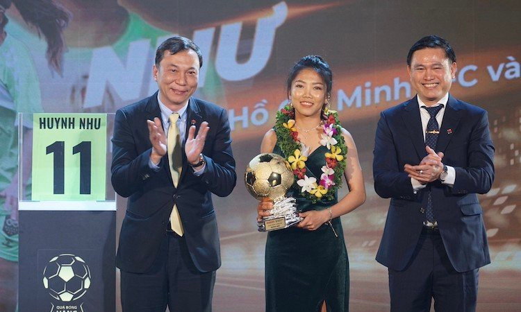 Huỳnh Như lập kỷ lục số lần giành Quả bóng Vàng Việt Nam