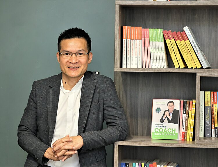 Trần Tiến Công - CEO Học viện đào tạo Coach Việt Nam (VCI), tác giả của cuốn sách “Hành trình trở thành coach chuyên nghiệp”