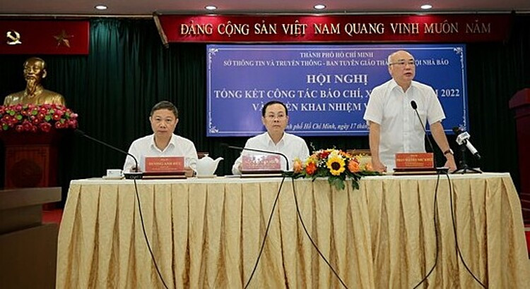 Phó Bí thư Thành ủy TPHCM Nguyễn Văn Hiếu cùng các đồng chí chủ trì hội nghị