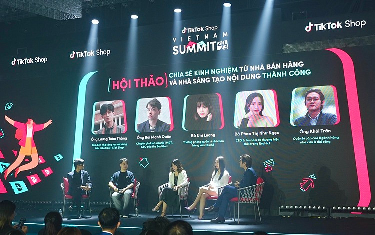 TikTok Shop Vietnam Summit diễn ra với sự quan tâm tham dự của hàng ngàn nhà sáng tạo nội dung, doanh nghiệp và nhà bán hàng.