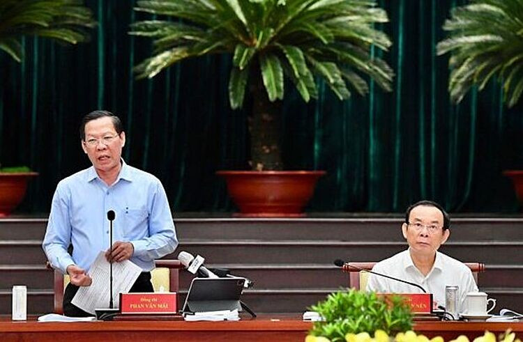 Chủ tịch UBND TPHCM Phan Văn Mãi báo cáo tình hình kinh tế - xã hội TPHCM quý 1-2023 và các nhóm nhiệm vụ giải pháp của UBND TPHCM trong thời gian tới