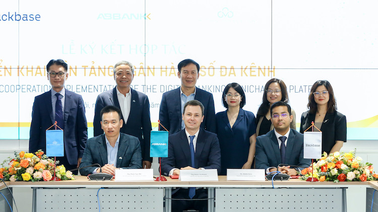 CMC triển khai nền tảng ngân hàng số Backbase cho ABBank