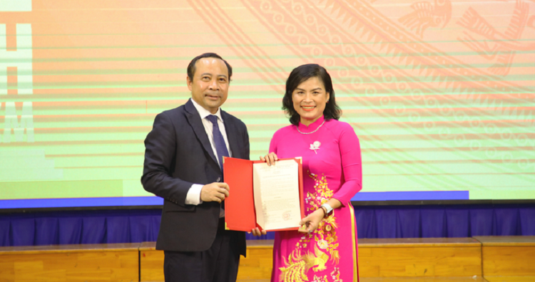 Bà Ngô Thị Phương Lan tái nhiệm chức Hiệu trưởng Trường Đại học Khoa học xã hội và Nhân văn TP.HCM