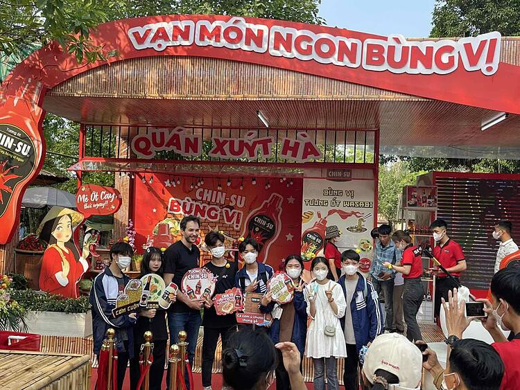 Thực khách thích thú và tự hào “check-in” với các sản phẩm gia vị Việt đã vươn tầm thế giới