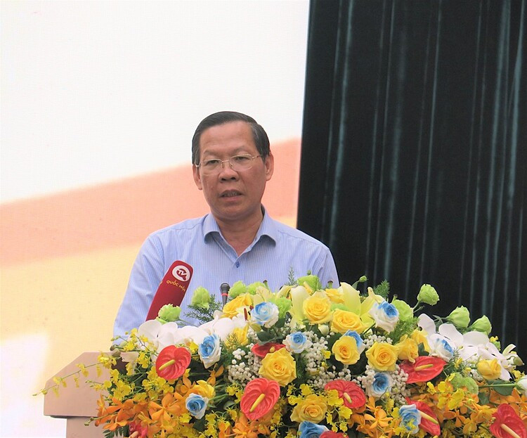 Chủ tịch UBND TPHCM Phan Văn Mãi nêu kiến nghị tại hội nghị