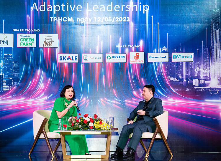 Ông Lê Trí Thông - CEO PNJ và bà Tiêu Yến Trinh - CEO Talentnet chia sẻ về hai nhóm lãnh đạo thích ứng