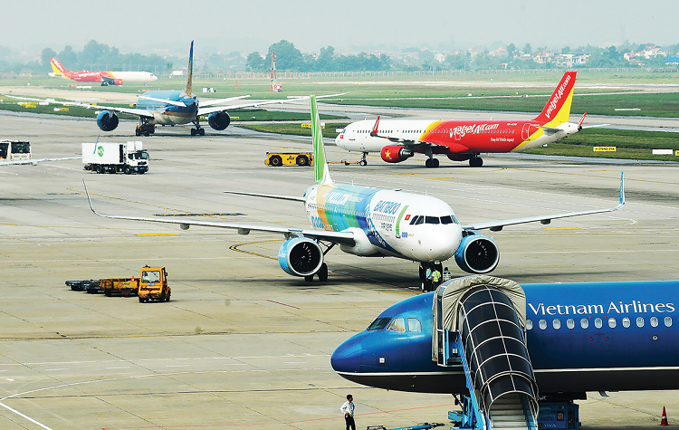 Lượng hành khách qua đường hàng không 5 tháng tăng gần 40%