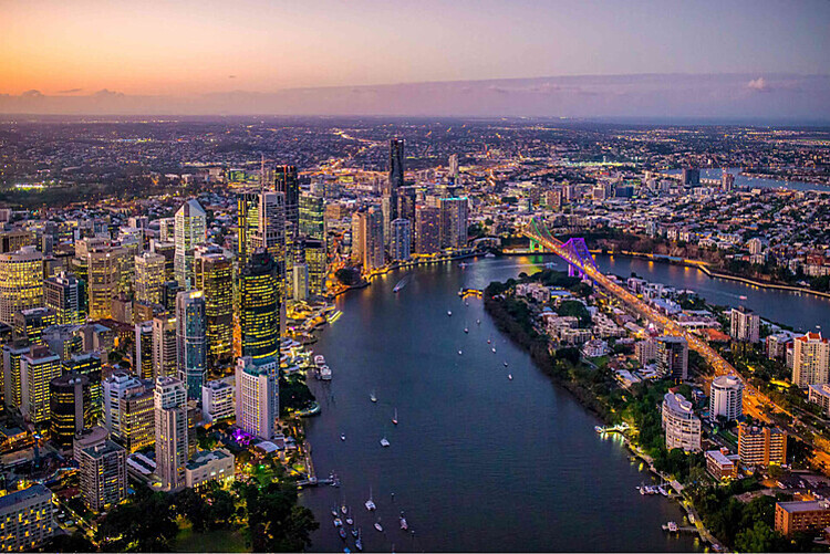 Brisbane là thủ phủ của bang Queesnland, đồng  thời là thành phố lớn thứ ba của Úc